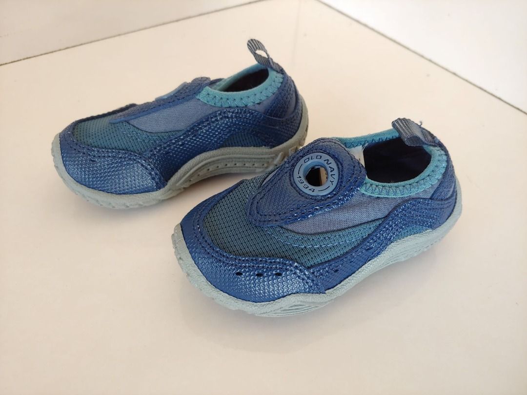 Old navy baby water shoes store
