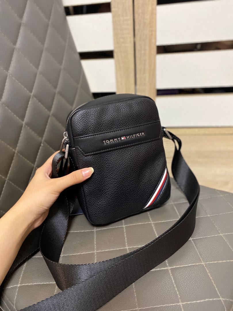 Tommy hilfiger discount leather crossbody bag