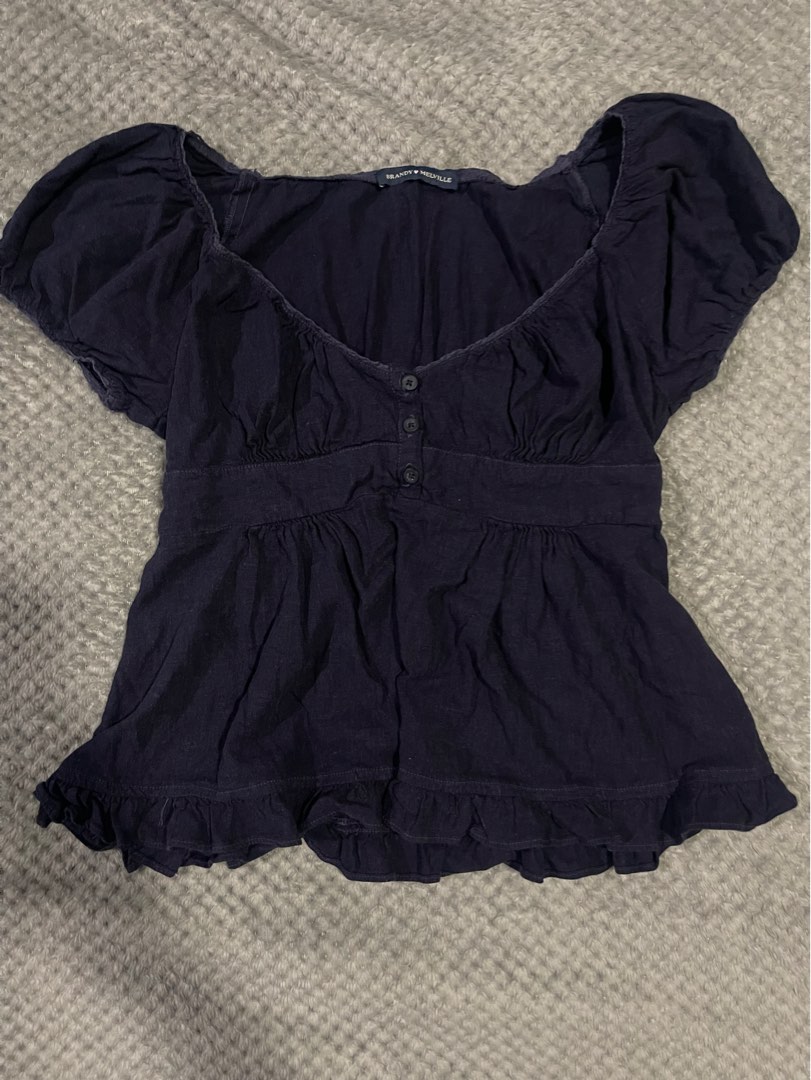 Brandy melville blair top , Women's Fashion, Tops, Other Tops on Carousell