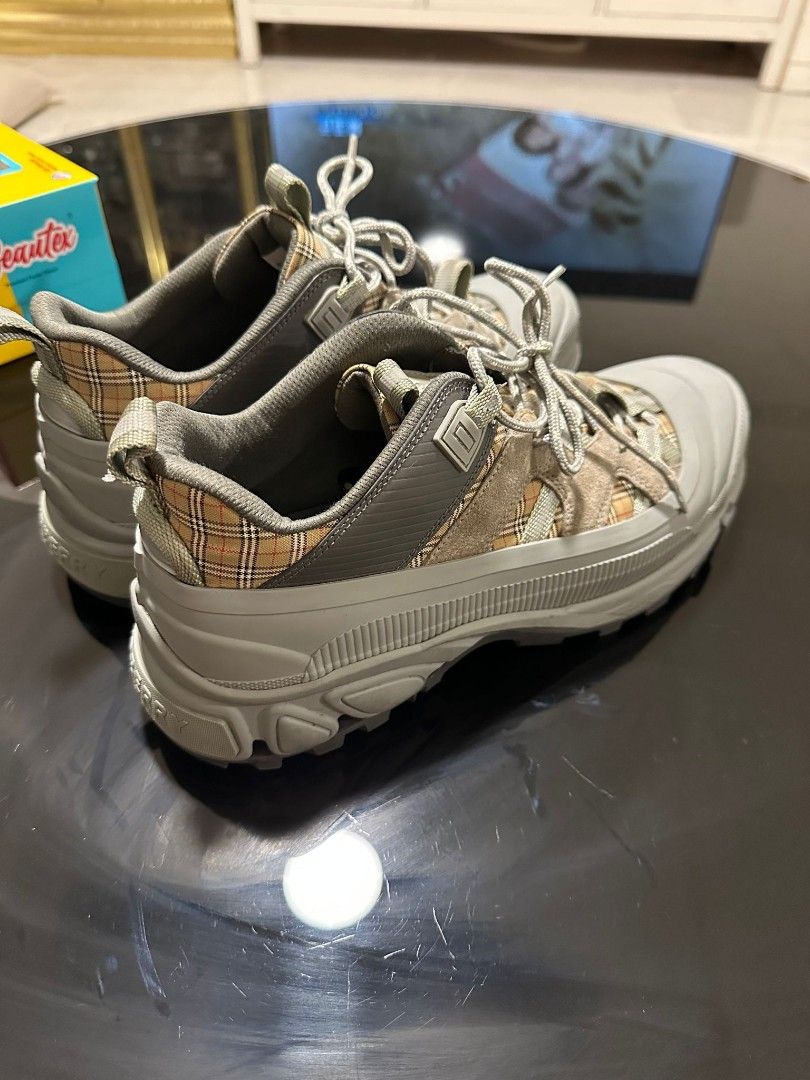BURBERRY ARTHUR SNEAKER AUTHENTIC