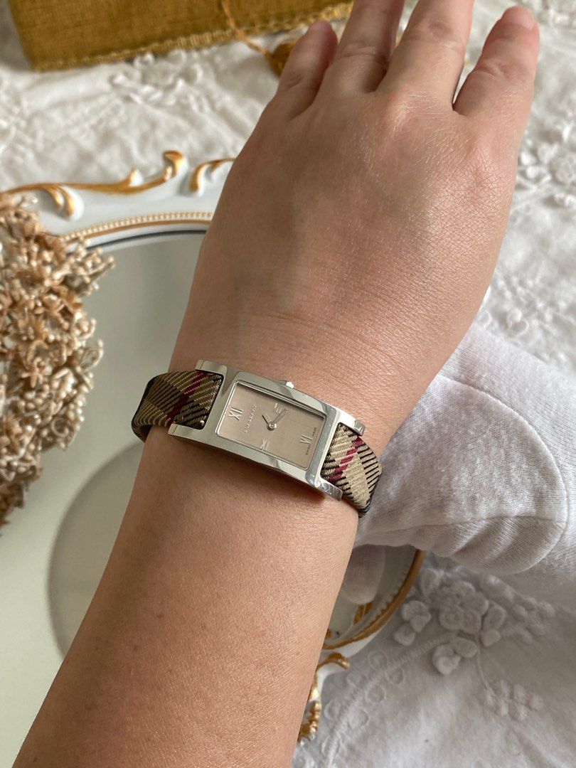 Burberry wrist watch hotsell ladies