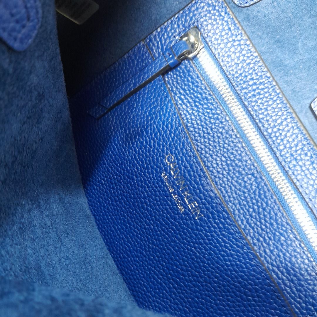 Calvin klein larissa tote deals