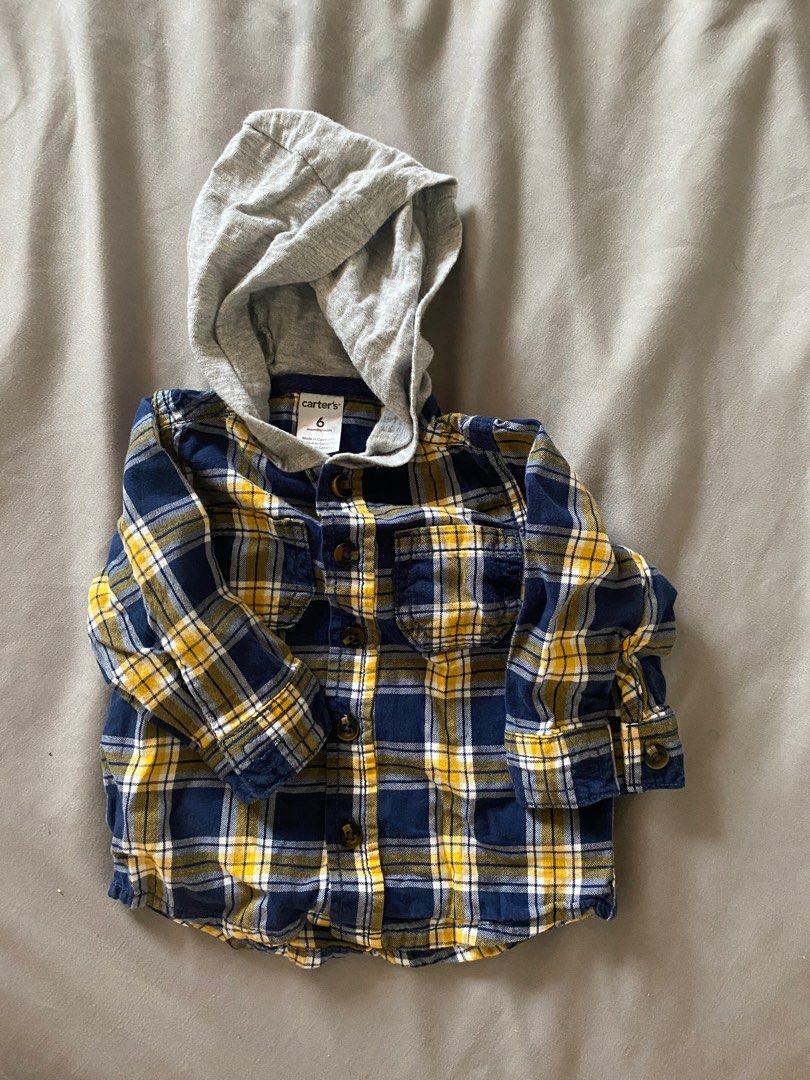 Carters Hoodie (Category: Babies & Kids Fashion) located in Quezon City. Submitted by andreazee (Listing ID 1239011383, Image 1). Description: .