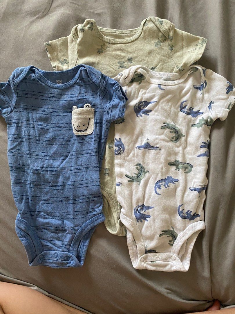 Carters onesies set of 3 (Category: Babies & Kids Fashion) located in Quezon City. Submitted by andreazee (Listing ID 1239009825, Image 1). Description: 6-9months.