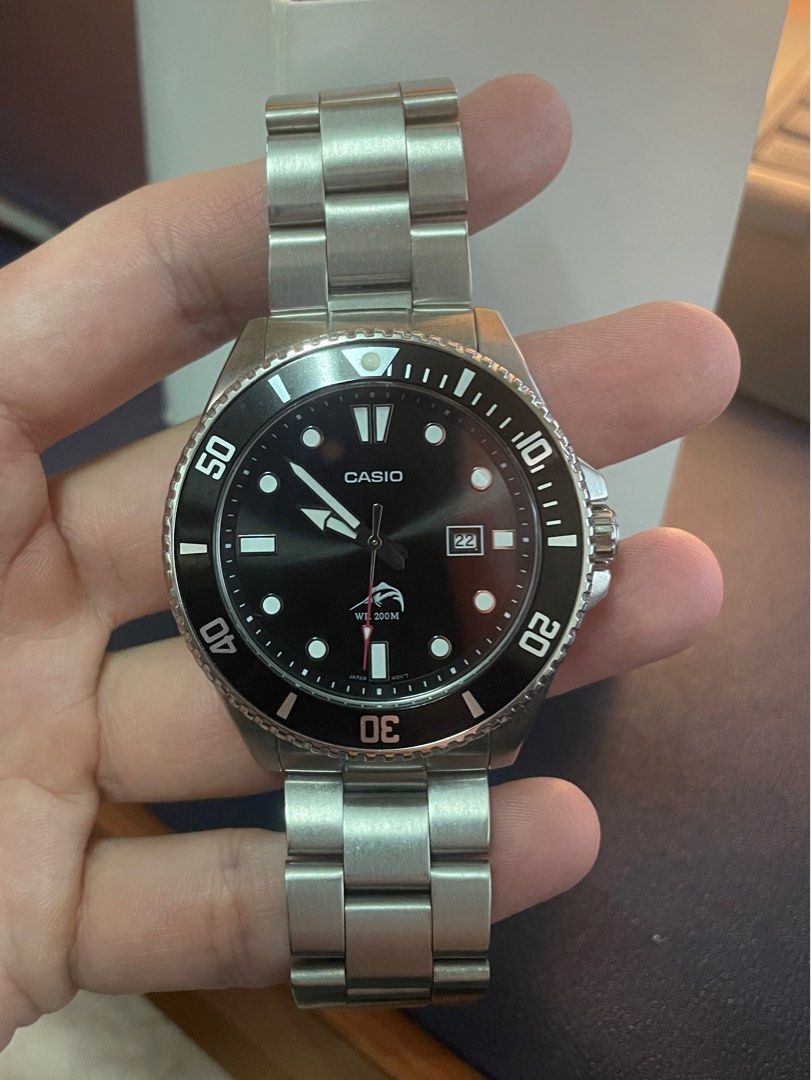 Casio Duro comes with metal bracelet