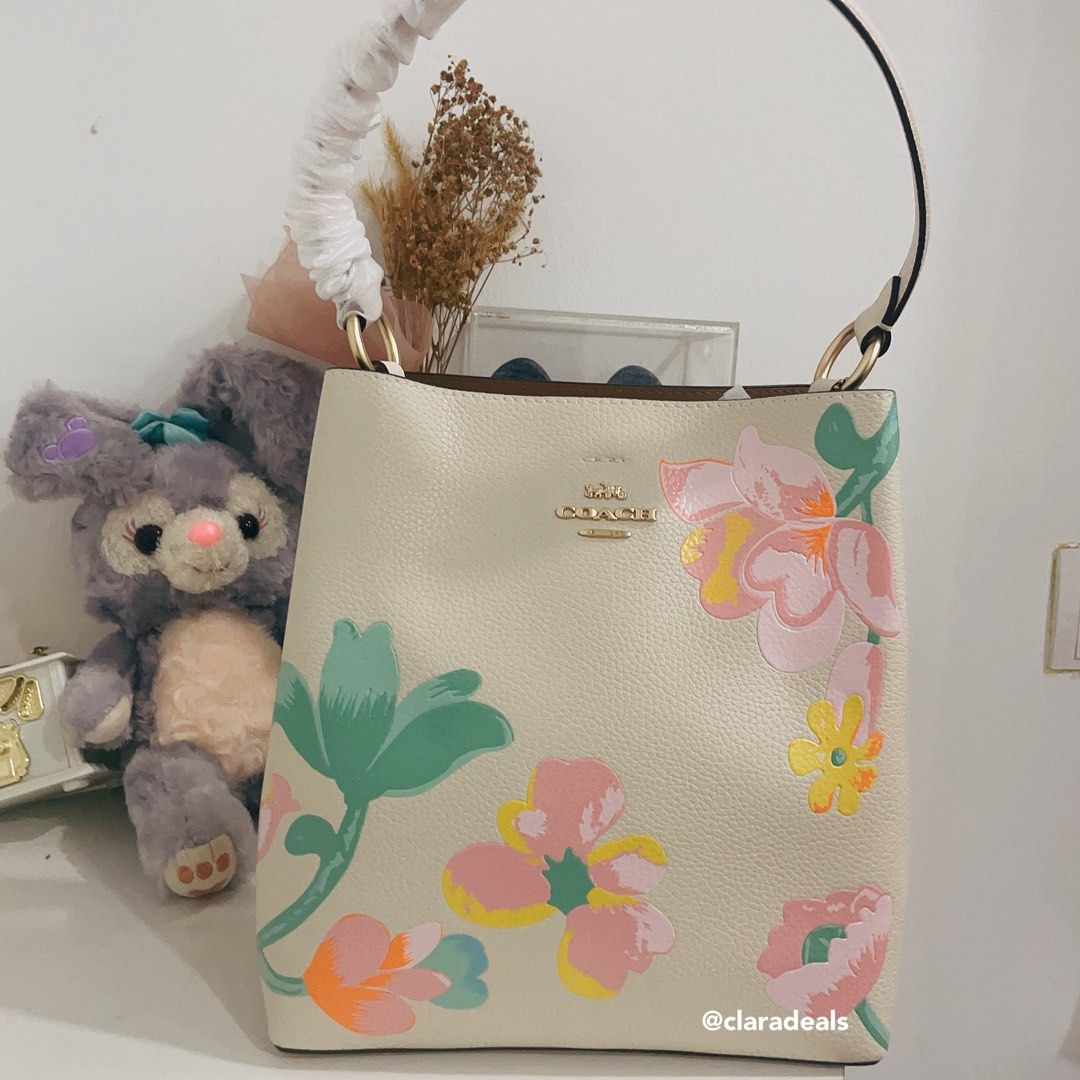 COACH TOWN BUCKET BAG, Women's Fashion, Bags & Wallets, Cross-body Bags on  Carousell