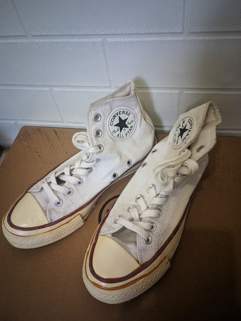 Converse White, Fesyen Wanita, Sepatu di Carousell