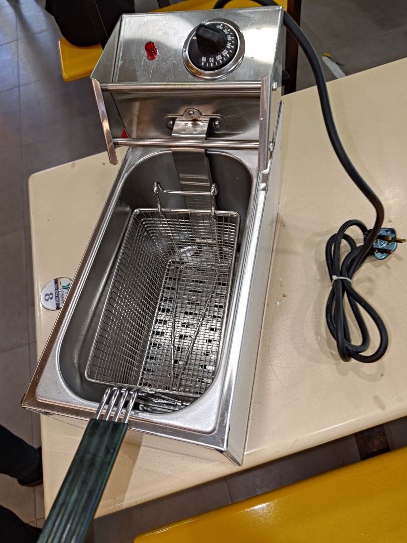 Deep fryer, TV & Home Appliances, Kitchen Appliances, Fryers on Carousell