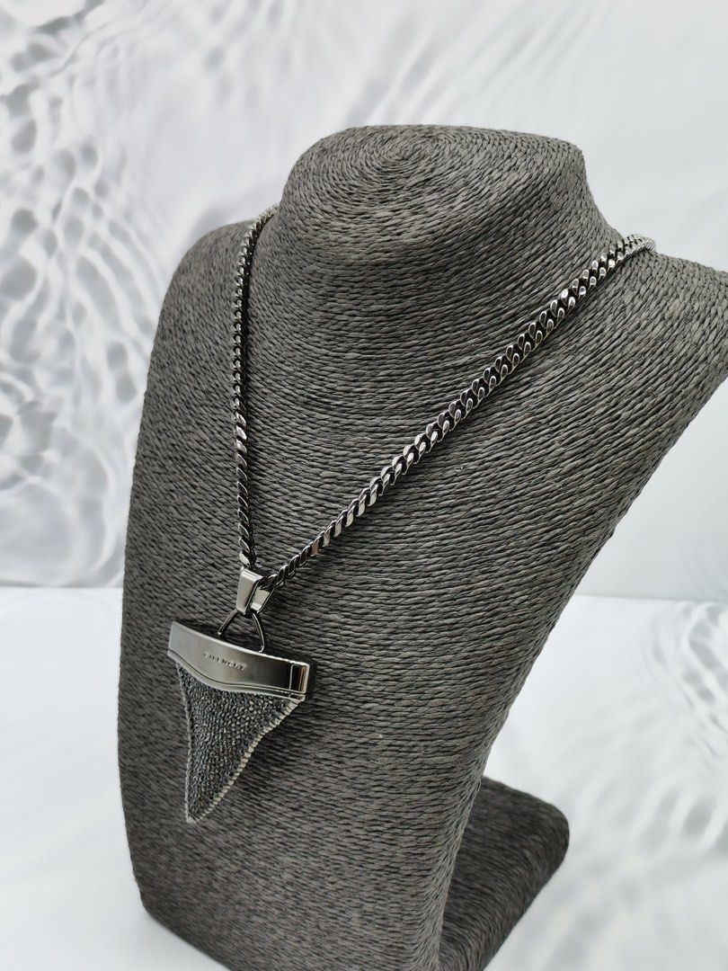 GIVENCHY SILVER SHARK TOOTH PENDANT NECKLACE IN BLACK Luxury