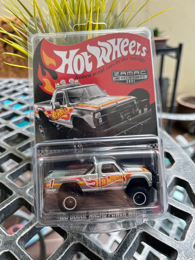 Hot wheels dodge shop macho power wagon