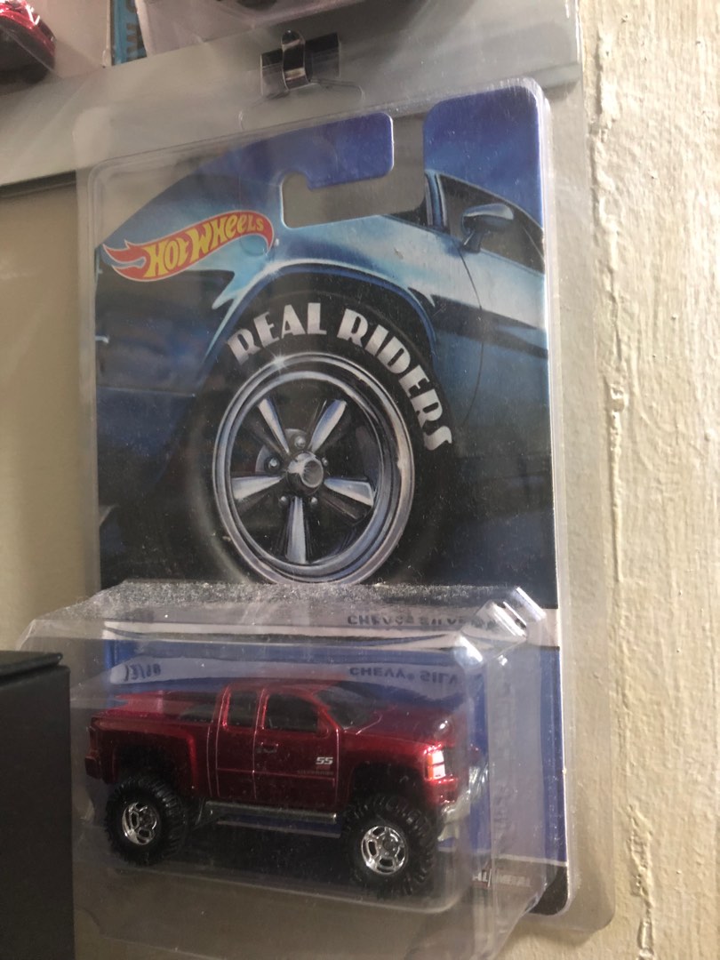 Hot wheels chevy silverado real riders discount