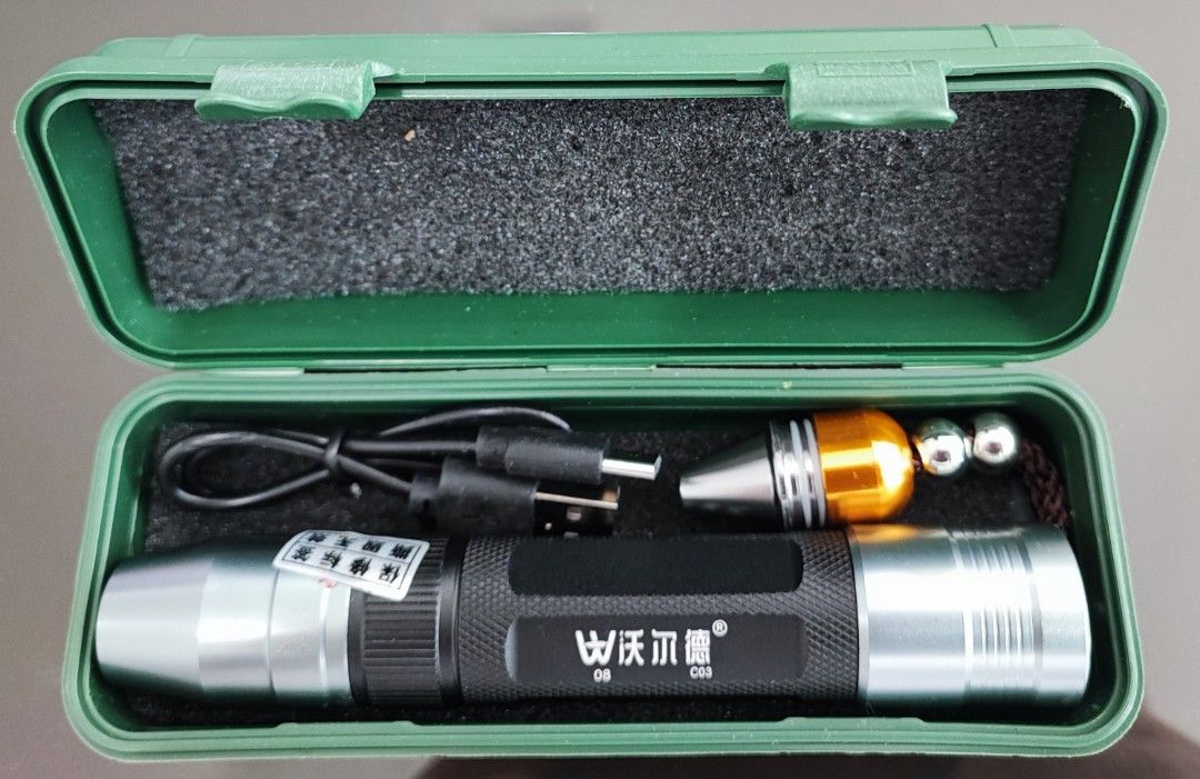 Inspection flashlight outlet