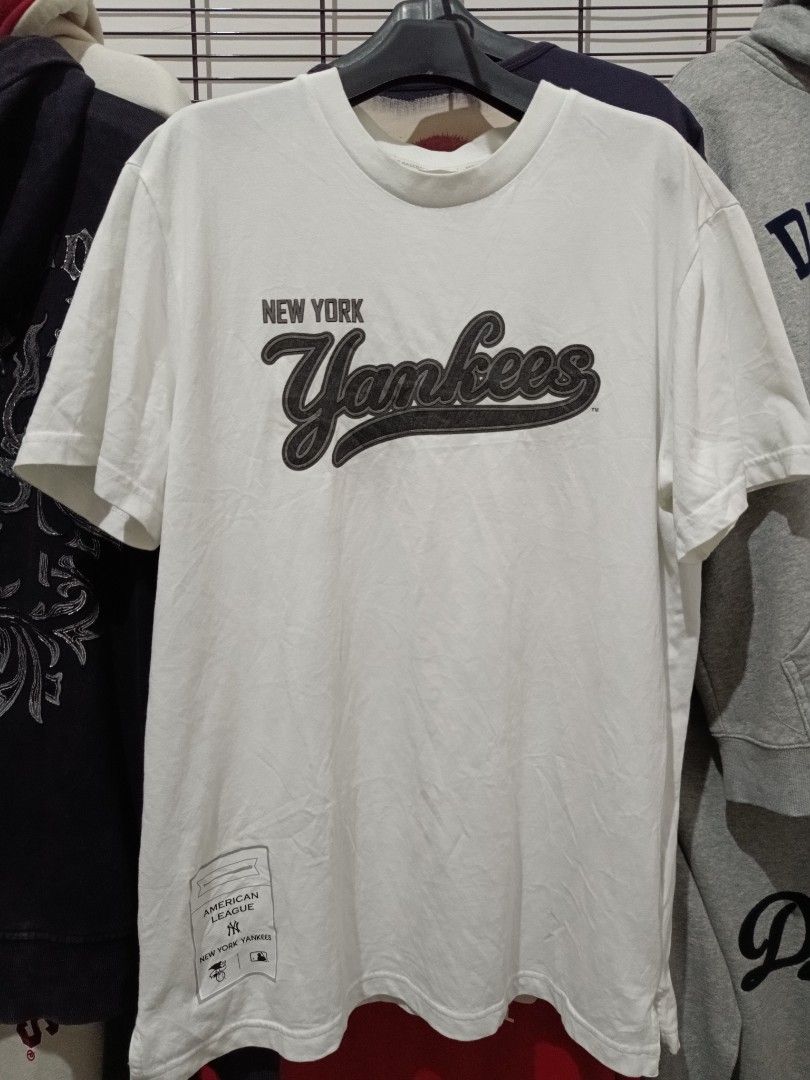 Kaos MLB YANKEES ™, Fesyen Pria, Pakaian , Atasan di Carousell