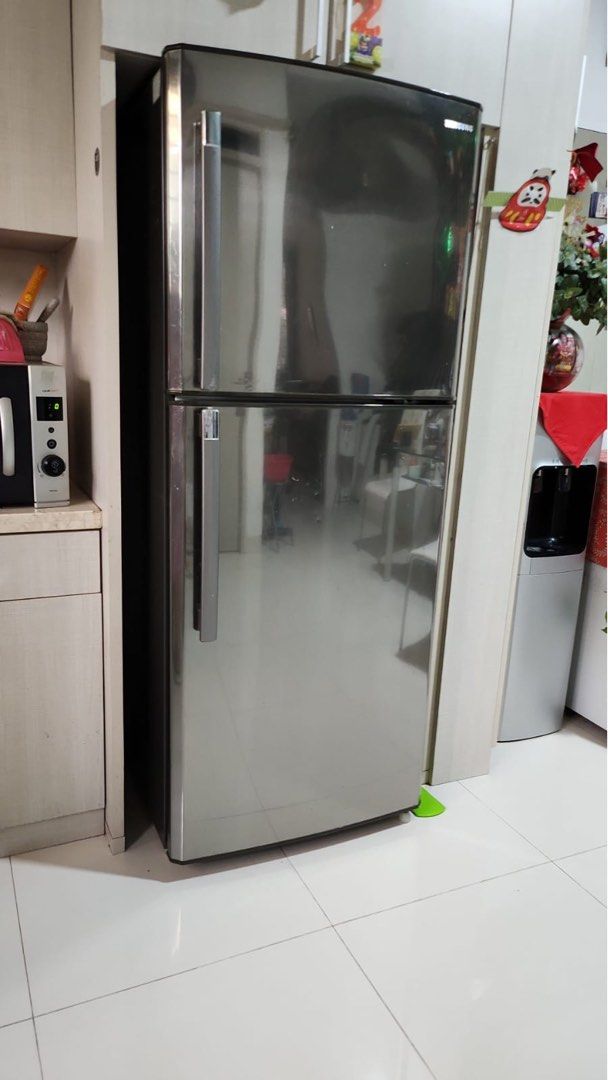 Kulkas jumbo SAMSUNG 2 pintu, Elektronik, Lainnya di Carousell