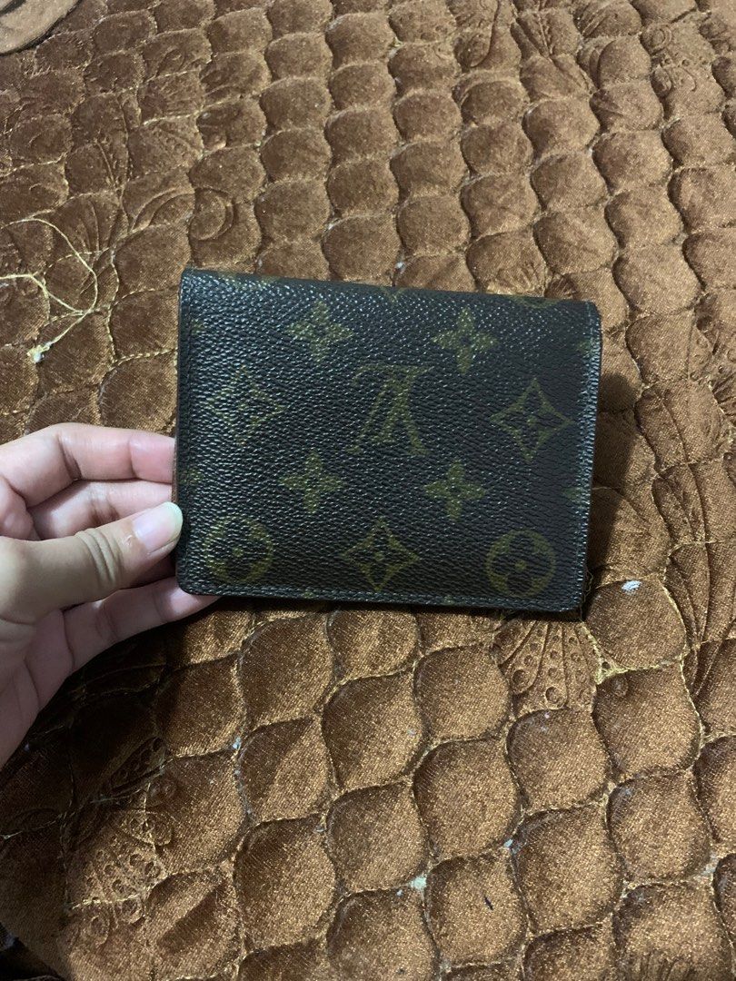 Louis Vuitton card case/holder. Lv card case/holder (Category: Luxury Bags & Wallets) located in Quezon City. Submitted by maefurio (Listing ID 1239091796, Image 2). Description: 100% authentic money back if proven fake 8/10 condition Card case/holder.