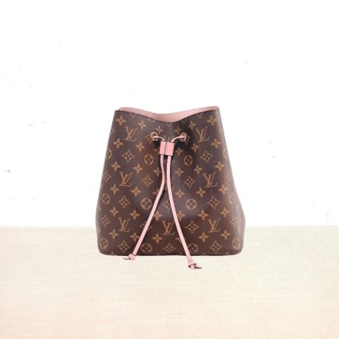 Louis Vuitton Monogram Canvas Neo Bucket Bag, Luxury, Bags & Wallets on  Carousell