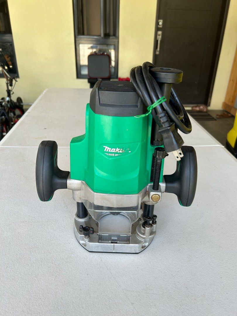 Makita M3600 Router with Freebies, Commercial & Industrial ...
