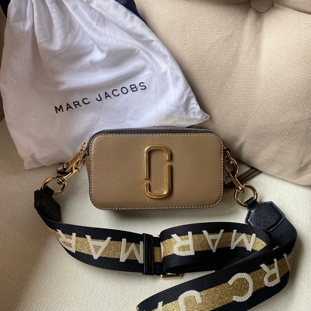 Marc Jacobs Snapshot Bag, Luxury, Bags & Wallets on Carousell