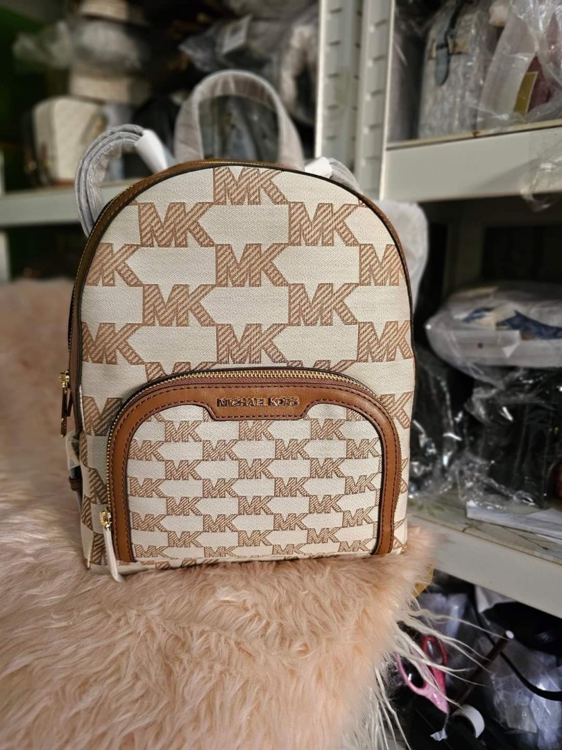 Michael Kors Rhea Mini VS Louis Vuitton Palm Spring Mini, Convertible  Backpack