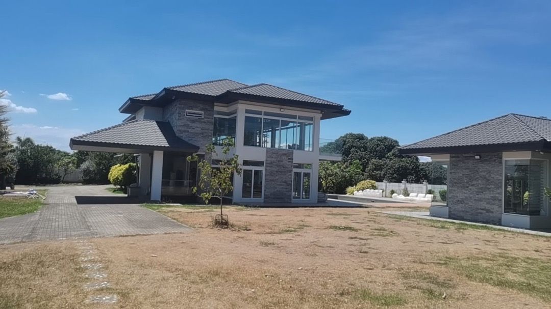 Modern House with Pool For Sale in Basista Pangasisnan, Property, For