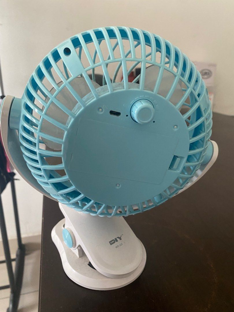 Mr DIY clip portable fan, Furniture & Home Living, Lighting & Fans, Fans on Carousell