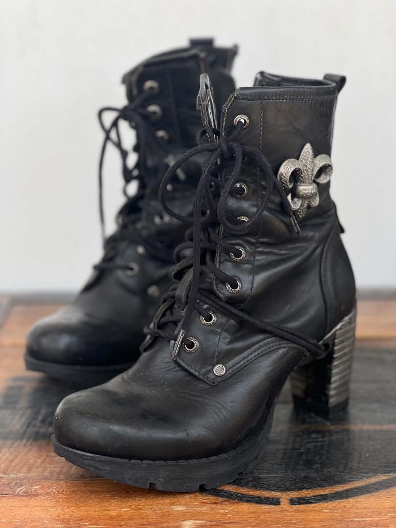 New ladies boot shop