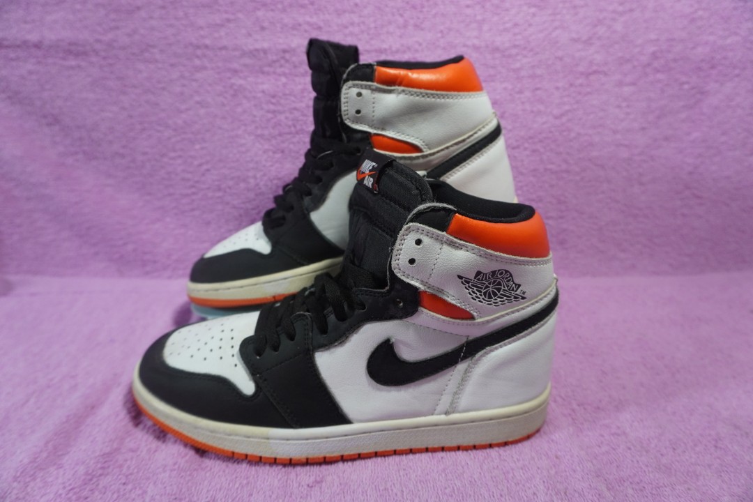 Nike Air Jordan 1 Retro High Og Electro Orange 555088-180 Size 41