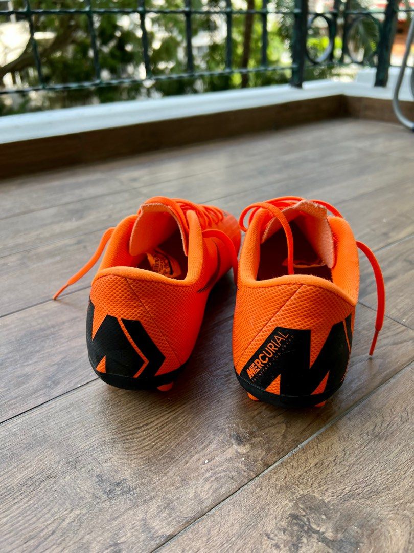 Nike football boots Size UK 5.5 Sports Equipment Other Sports