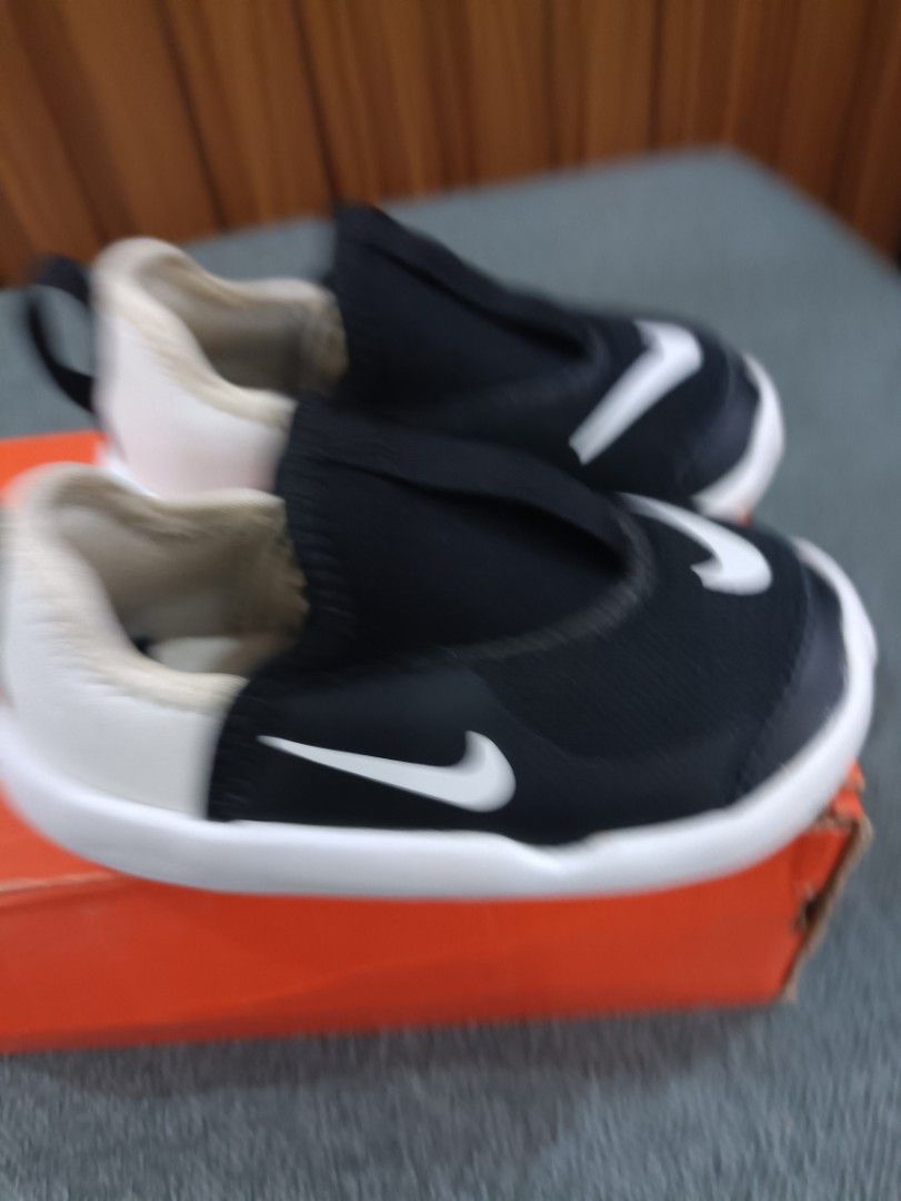 nike kids lil swoosh