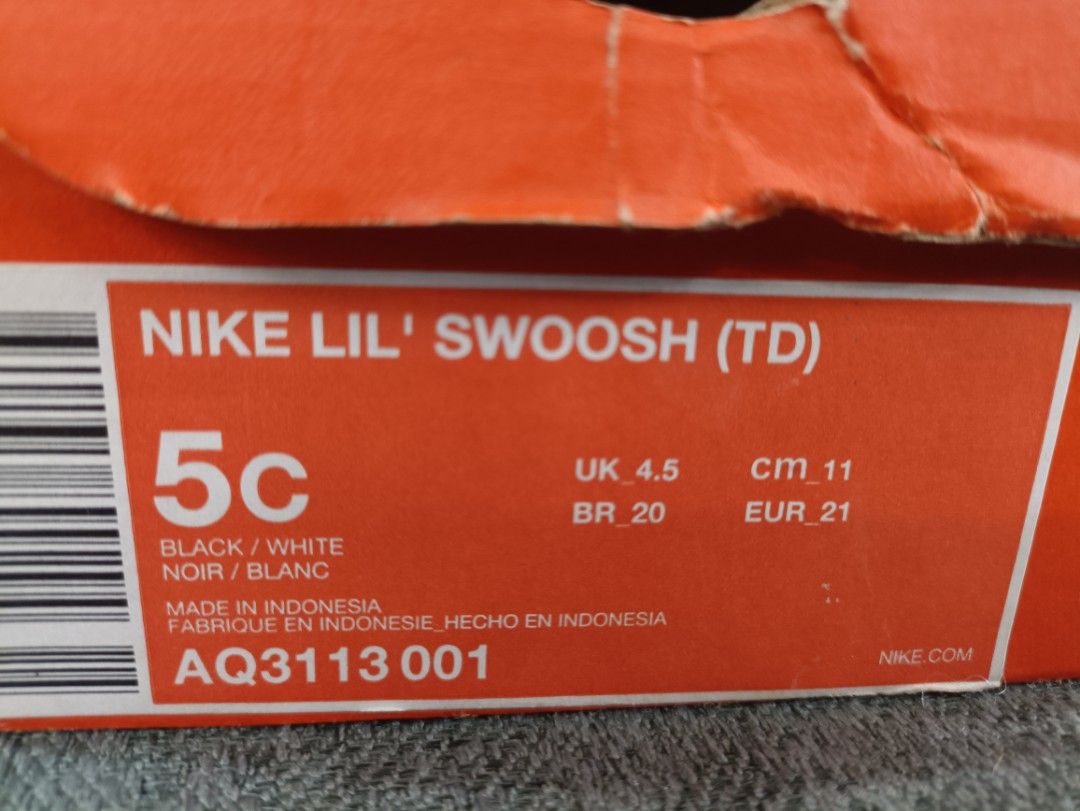 nike kids lil swoosh