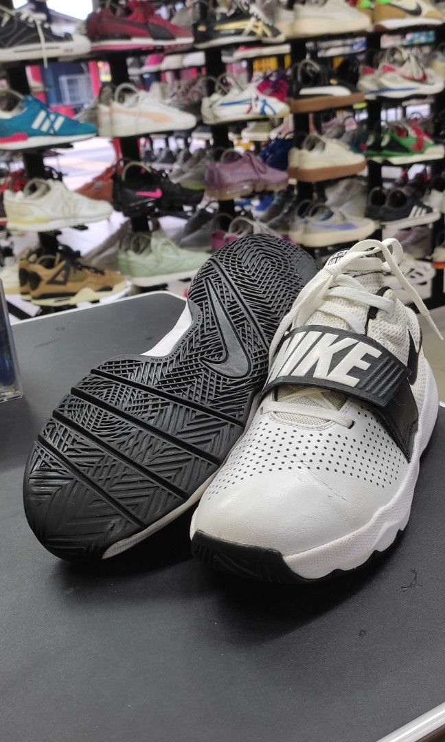 Nike team deals hustle d8 mens