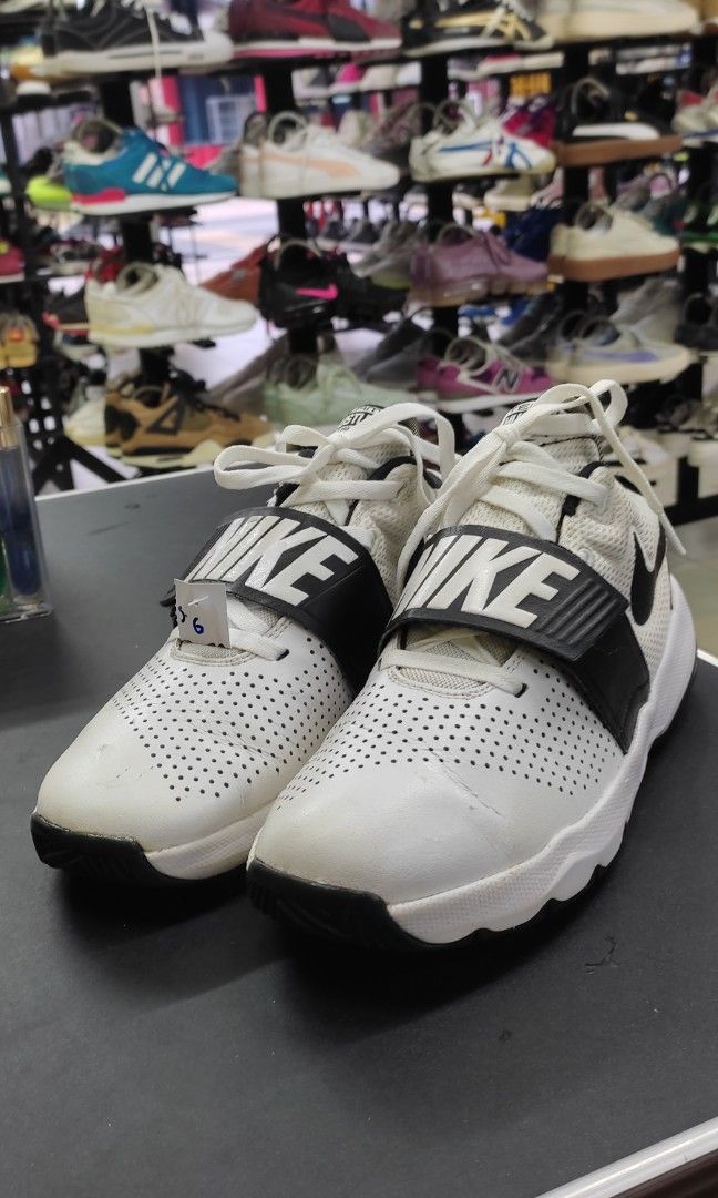 Men's nike team hustle d8 sales