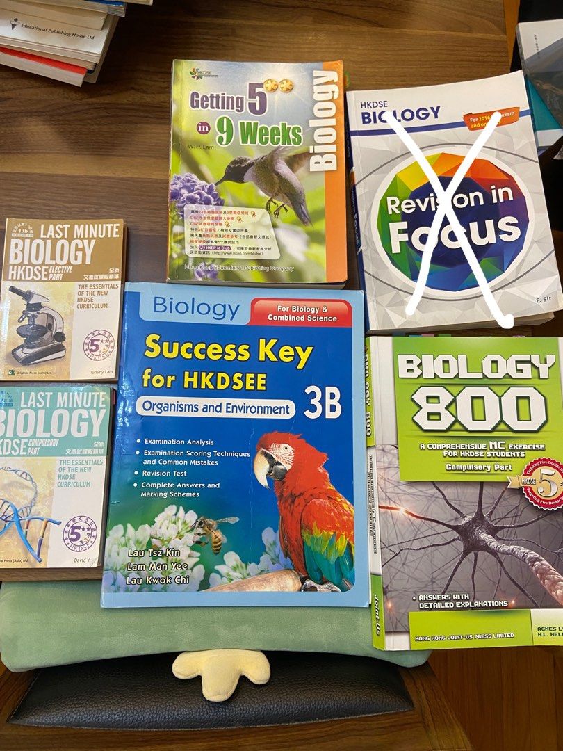 (兩本買送pp)HKDSE Basic Principles In Biology Book1, 6 (恐龍書), 興趣及遊戲, 書本 ...