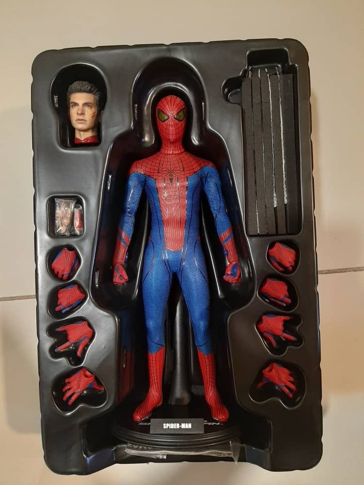 The amazing spider man deals 1 toys