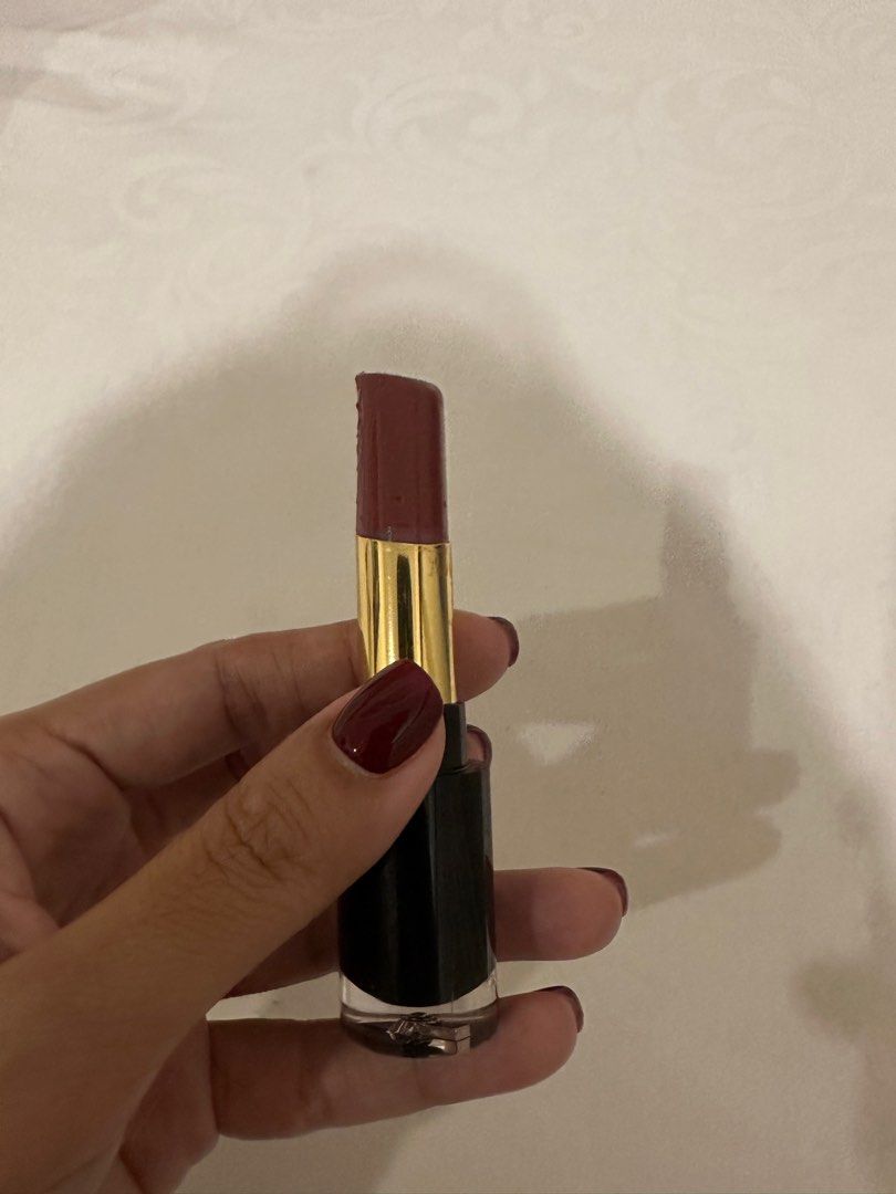 Revlon super lustrous glass shine gloss rum raisin on Carousell