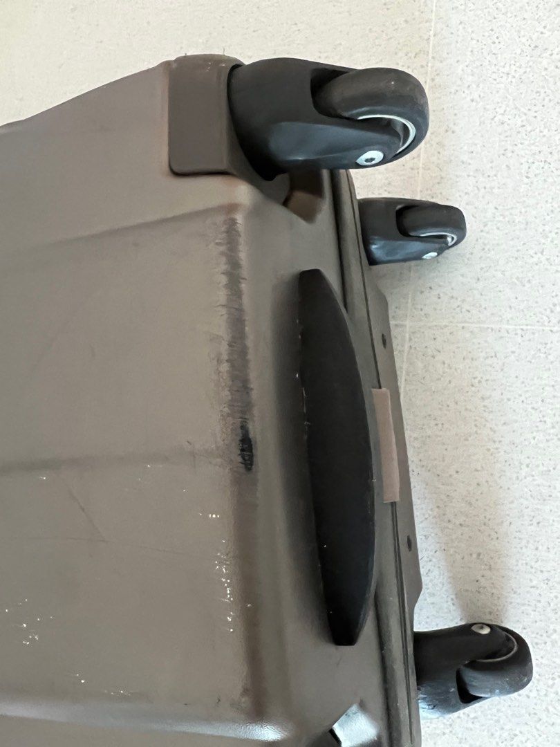 Samsonite cabin luggage, Hobbies & Toys, Travel, Luggage on Carousell