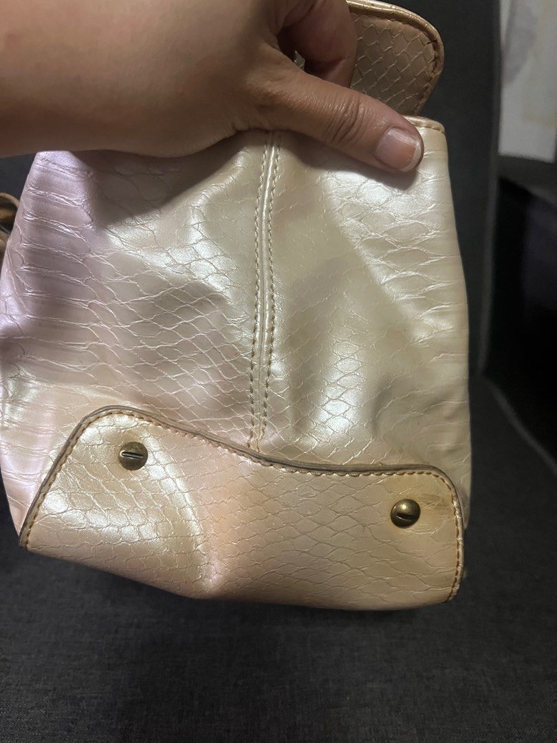 Shoulder bag (Category: Luxury Bags & Wallets) located in Manila. Submitted by cloudswimmer (Listing ID 1239078028, Image 3). Description: Prestine condition Barely used Snake skin Clean interior No flaws Hardware good condition Studs complete Negotiable.