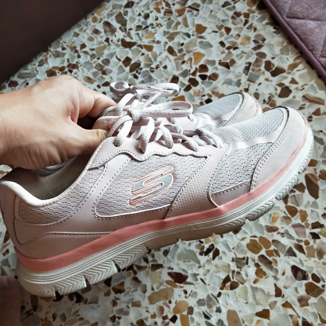 Skechers Memory Foam, Women's Fashion, Footwear, Sneakers on Carousell