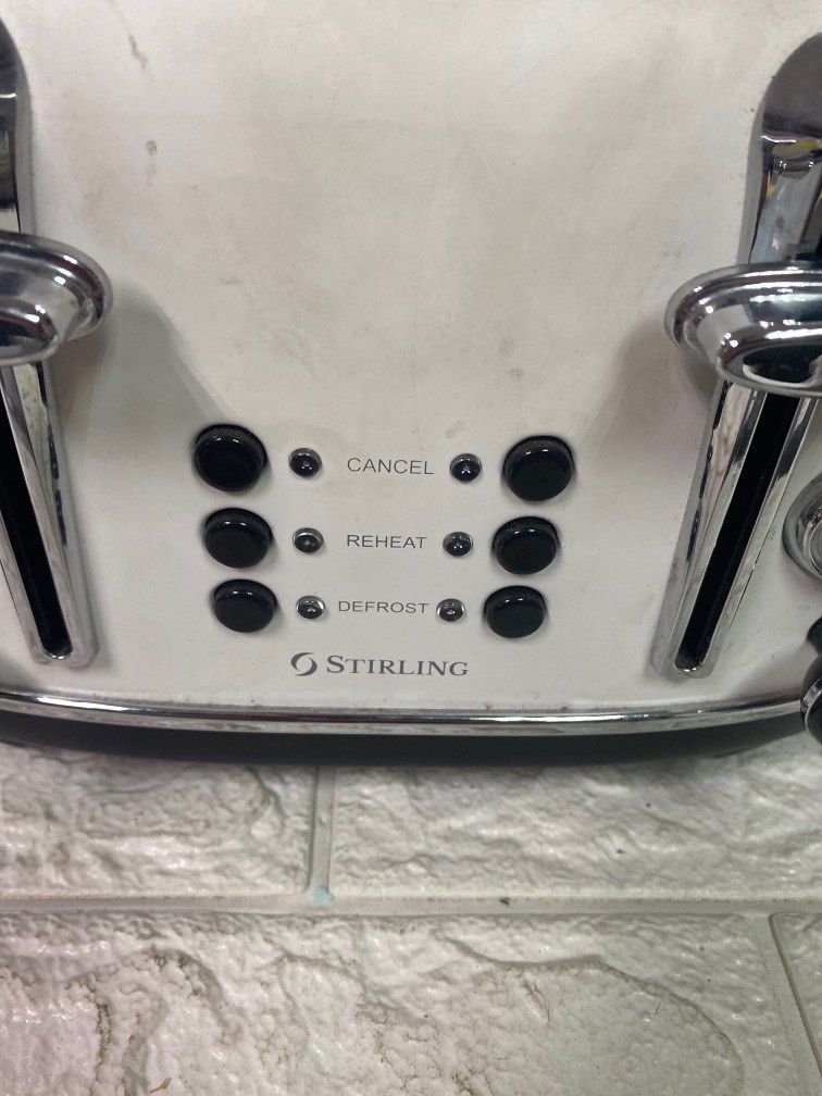 Stirling 4 Slice Bread Toaster (Category: Ovens & Toasters) located in Pasay City. Submitted by meostore (Listing ID 1239037347, Image 3). Description: Good Condition 4 Slice Bread Toster 220v ready to use No issue at all No box.