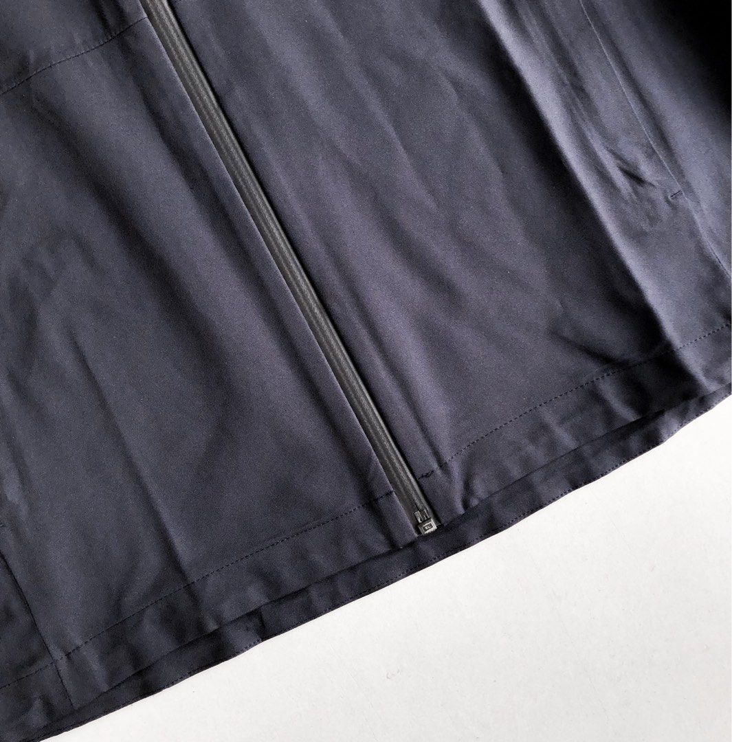 Uniqlo Blocktech Parka Jacket 3D Cut (Water Repellent) on Carousell