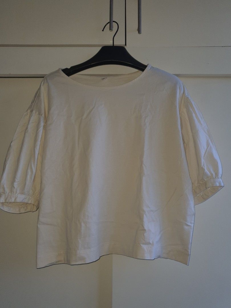 Uniqlo Cream Color Boxy Top on Carousell