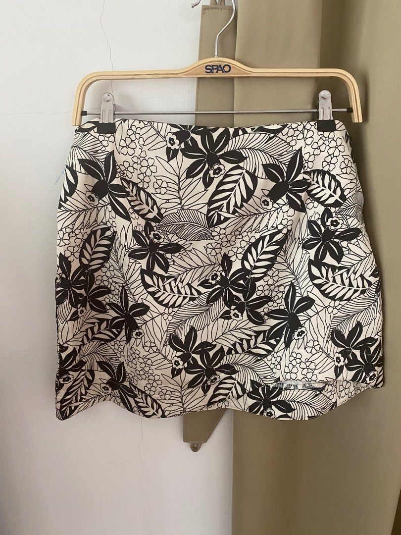 Valley girl black deals and white skirt