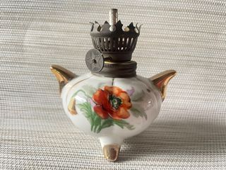 Vintage Made in Taiwan 3 footed oil Lamp Shade