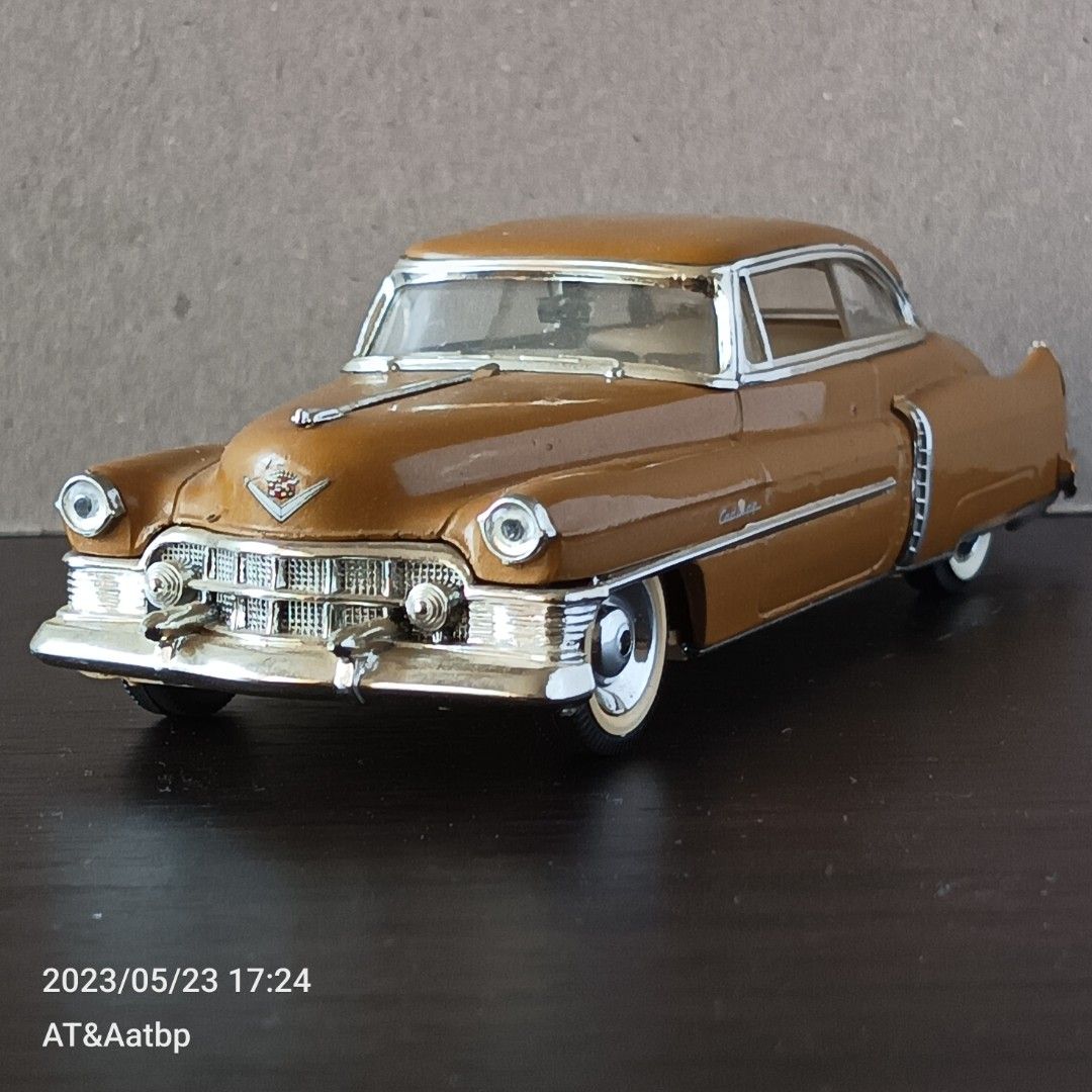 1 43 scale cadillac sale