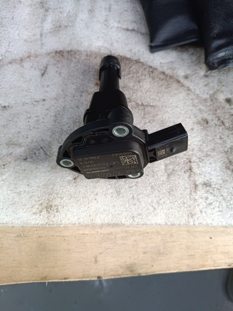 VW Passat used oil level sensor, Car Accessories, Car
