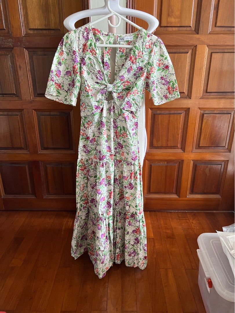 zara floral cut out dress Zara Floral Cut Out Dress: Summer Outfit Inspiration