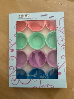 Silicone Cupcake Liners / Baking Cups / Ribena Mould, Furniture & Home  Living, Kitchenware & Tableware, Bakeware on Carousell