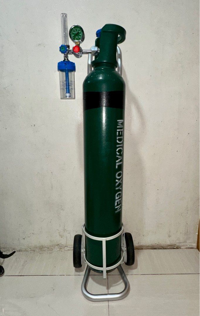Medical Supplies Oxygen Tanks 3d mon