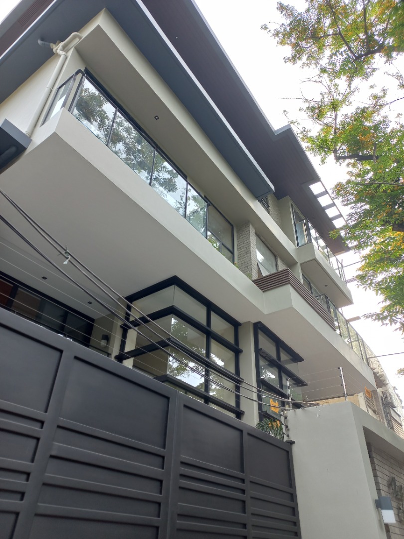 4 Bedroom Luxury Duplex for Sale in Mariposa, Quezon City, Property