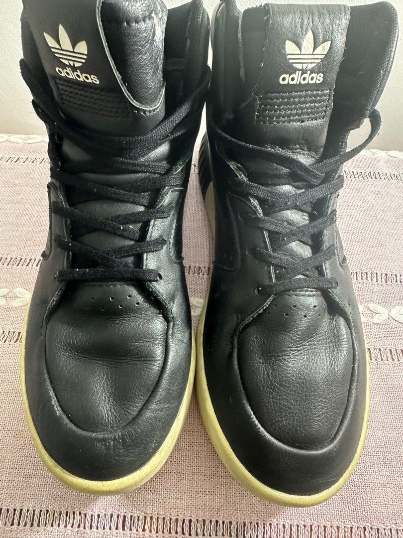 Adidas high tops shop with velcro strap